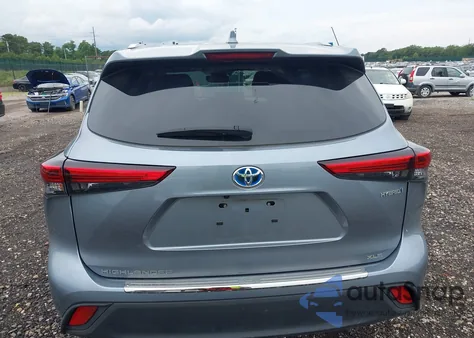 2021 Toyota Highlander Hybrid Xle z USA, uszkodzony, nr VIN 5TDGBRCH9MS035492